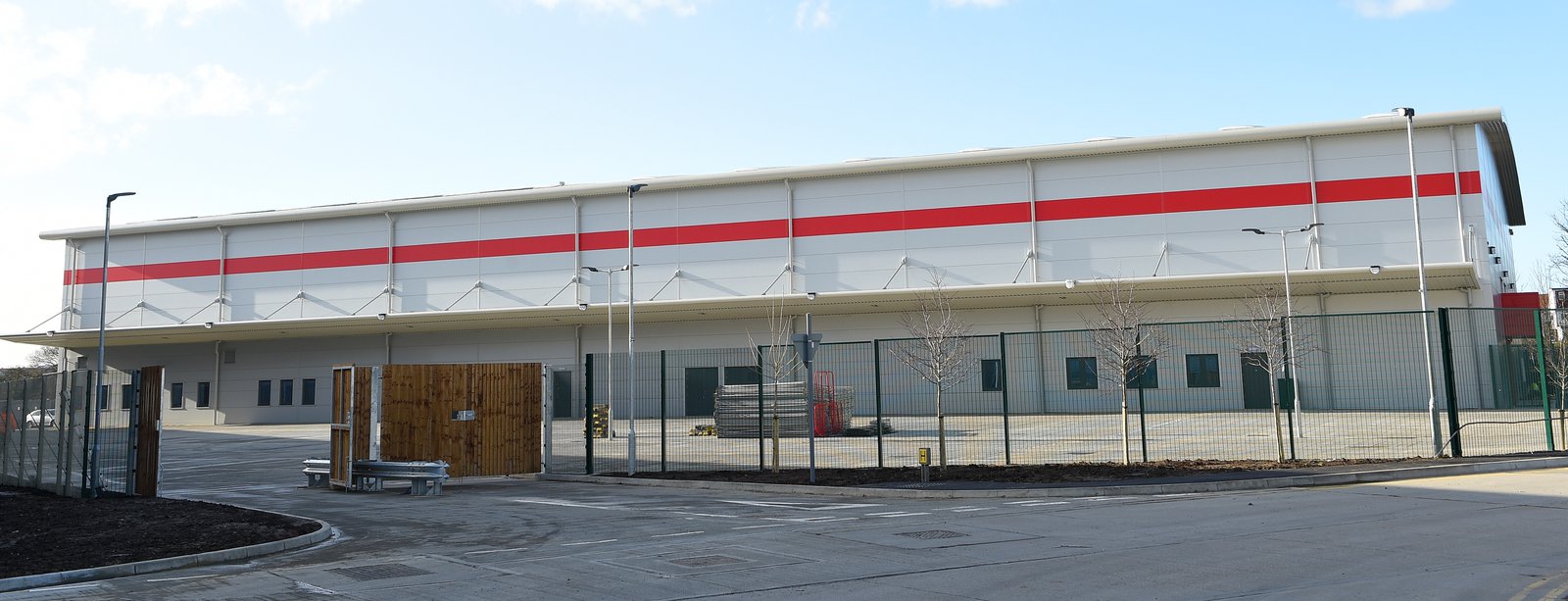 Image of the completed Royal Mail depot building taken from the road