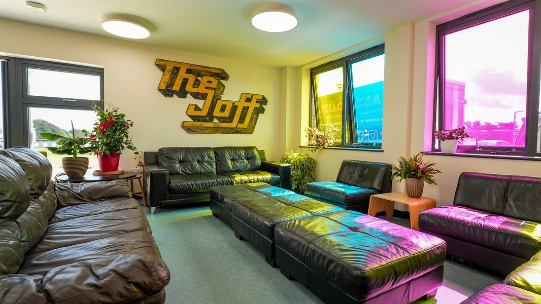 93CB19_Opening_M105_medium