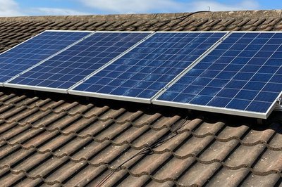 Picture of solar panels of the roof of a building