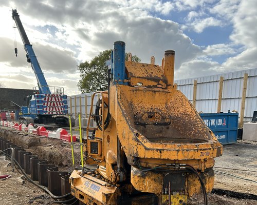 Silent Sheet Pile Press