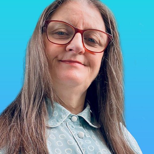 A photograph of Morgan Sindall Infrastructure colleague Beth Thornton smiling at the camera