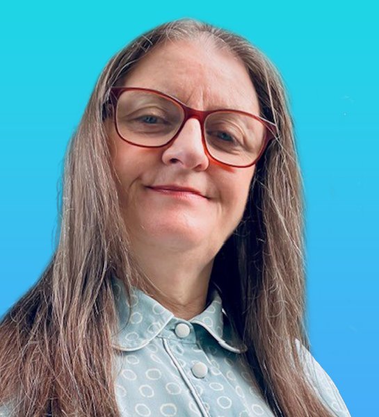 A photograph of Morgan Sindall Infrastructure colleague Beth Thornton smiling at the camera